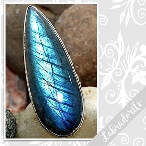 Labradorite Large Eclectic Silver Artisan Ring, 9 (Turquoise to Aqua Blue flash)